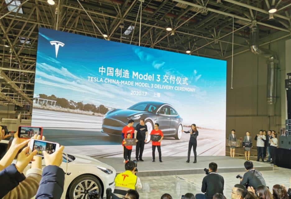 Musk dances as China-made Model 3 delivered to 10 owners-CnEVPost