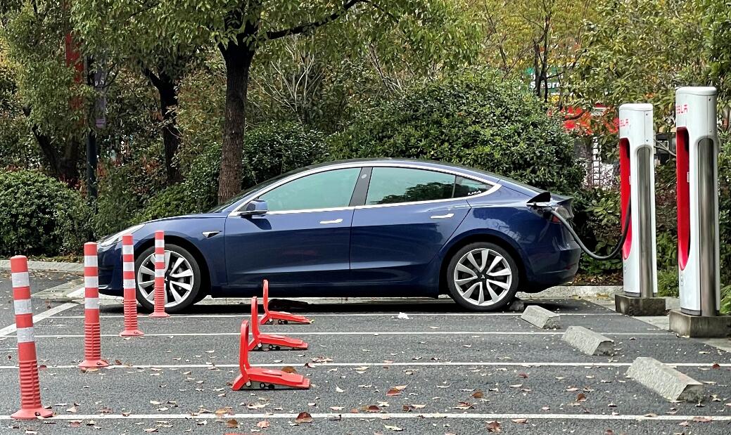 Tesla Model 3 reclaims title as world�s bestselling EV in February