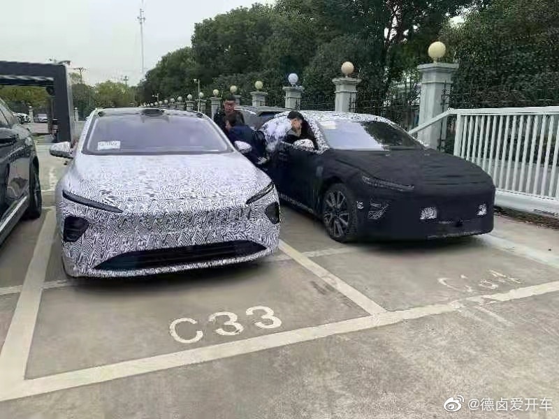 Suspected NIO ET5 spotted on road test-CnEVPost