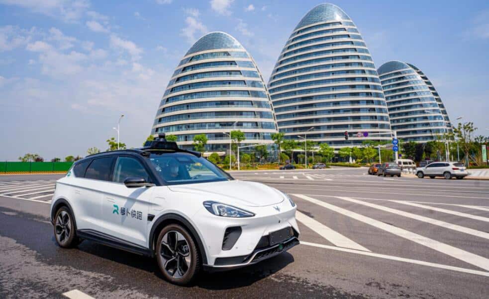 Baidu's Robotaxi platform Apollo Go provides 196,000 rides in Q1, up over 11 times from a year ago-CnEVPost