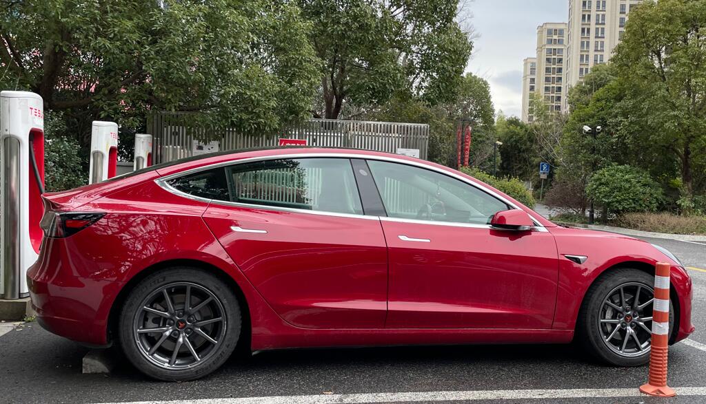 Tesla cancels free lifetime access to standard connectivity for Chinese customers-CnEVPost