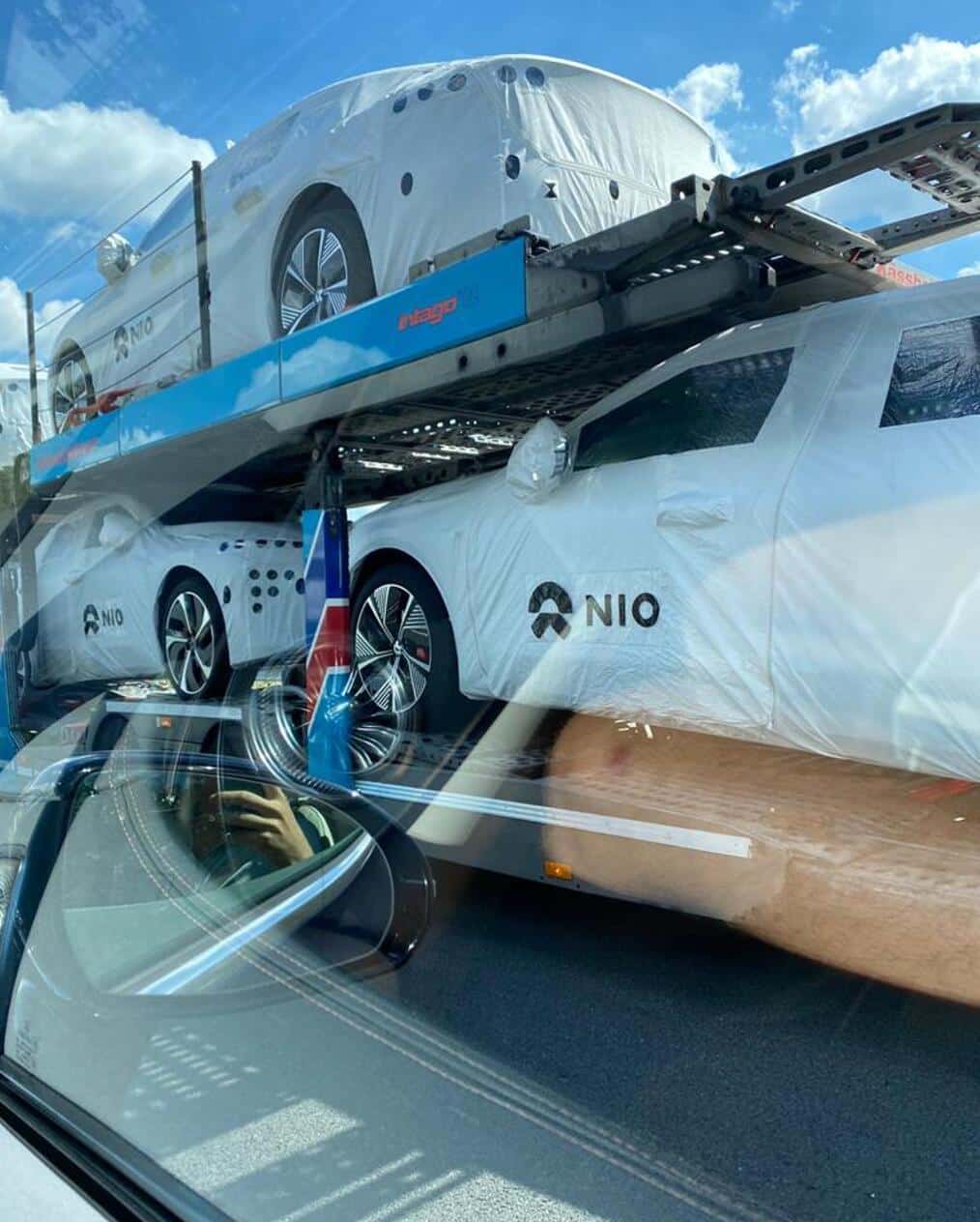 NIO seen transporting ET7 sedans across Europe-CnEVPost