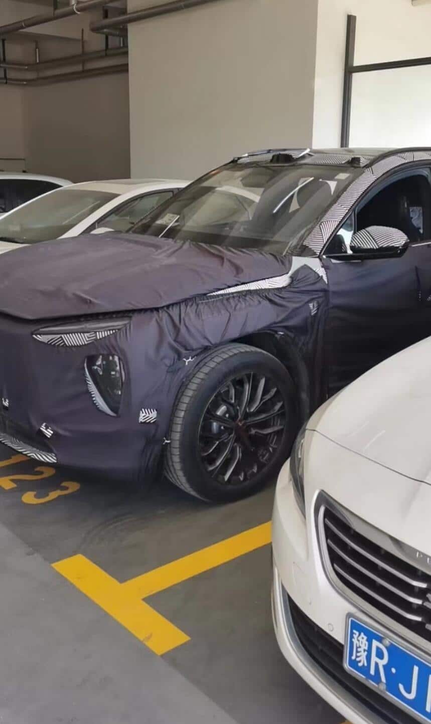 Spy photo shows NIO testing new SUV suspected to be ES5 - CnEVPost